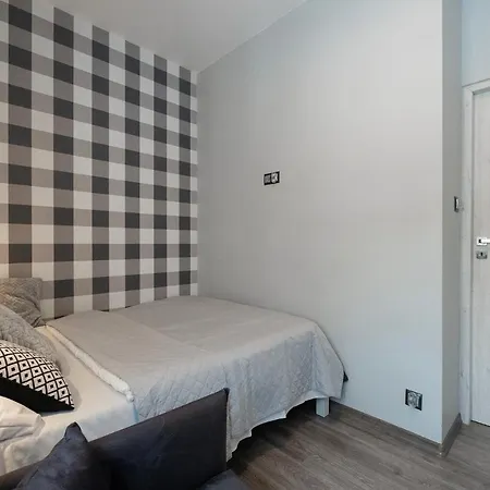 Hillwood * Lodz (Lodz)